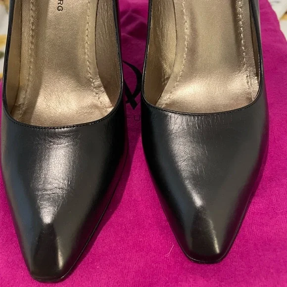 Vintage DVF Diane Von Furstenberg heels - Picture 4 of 10